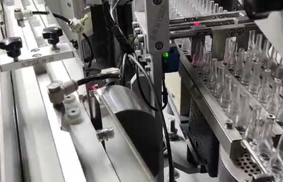 Harga yang bagus IV tas Spike Port dan Injection Port Assembly Machine Servo + indeksasi drive, kinerja yang stabil, bagian dapat dikonfigurasi sesuai dengan kebutuhan pelanggan on line
