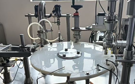 Harga yang bagus 13Membentuk seluruh jalur produksi otomatis dengan mesin cap perakitan mesin Injeksi cetakan dan gambar deteksi mesin on line