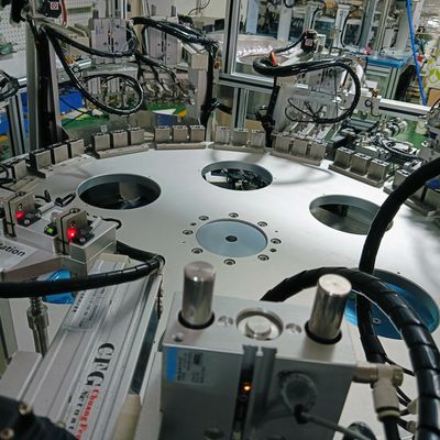 Harga yang bagus Infusi Dropper Mesin perakitan Turntable Disesuaikan Berjalan Dan Stabil on line
