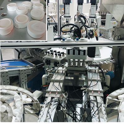 Harga yang bagus Mesin pemasangan tutup desiccant turntable Performa stabil Kontrol PLC Remote Control on line