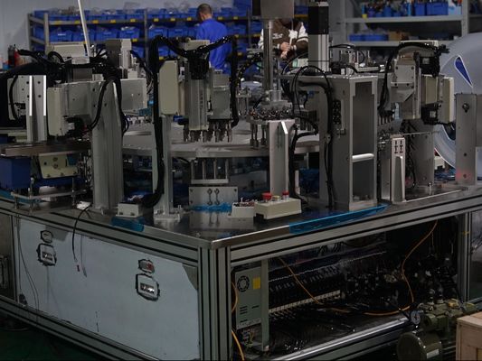 Harga yang bagus Mesin pengisian tutup tahan kelembaban dikendalikan oleh remote control PLC Kinerja stabil on line