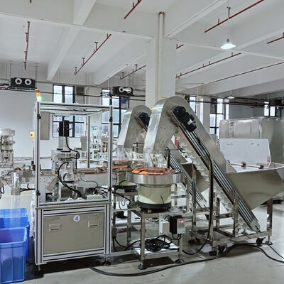 Harga yang bagus Mesin perakitan otomatis untuk tutup press-fit: cepat dan hemat biaya on line