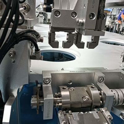 Harga yang bagus Produksi kecepatan tinggi CRC Cap Assembly Machine OEM Otomatis Untuk Multi-Piece Caps on line