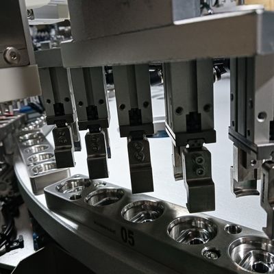 Harga yang bagus CE Helicopter Cap Assembly Machine 380V Mesin Penyegelan Cap Otomatis on line