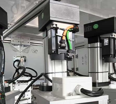 Mesin perakitan Euro Cap Tekanan Stabil Presisi Tinggi Untuk Produk Farmasi ISO Dan GMP Sejalan