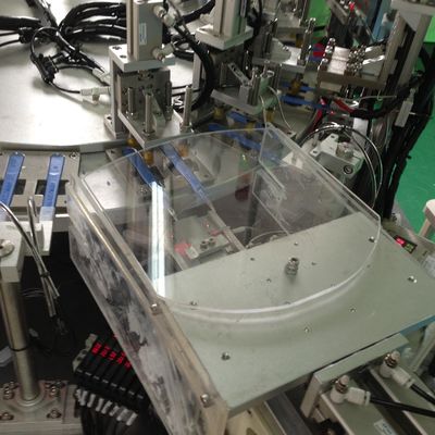 Harga yang bagus Mesin perakitan otomatis scalpel sekali pakai dapat dihubungkan dengan mesin kemasan ke dalam garis, kapasitas tinggi, efisiensi tinggi on line