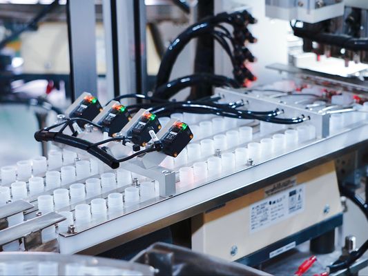 Harga yang bagus Mesin perakitan non-standar Jelly Lid Automation Fleksibilitas tinggi Konfigurasi tinggi Kualitas peralatan yang baik on line