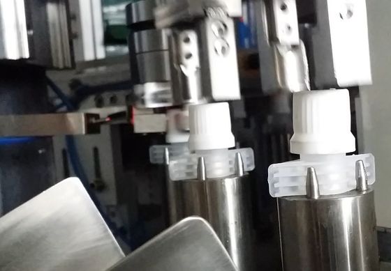 Harga yang bagus Kinerja tinggi dan operasi yang efisien Otomatis Nozzle Servo Cap Screwing Assembly Machine on line