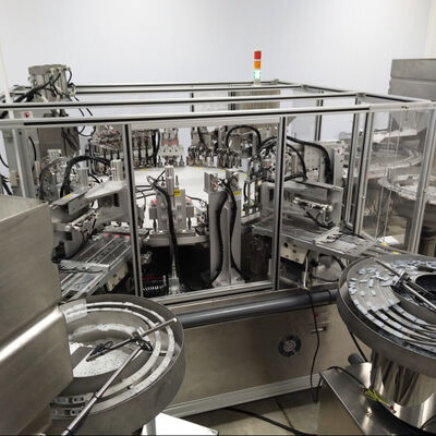Harga yang bagus Mesin perakitan Euro Cap dengan 4000-12000 cap per jam, tingkat kualifikasi 99%, dan sistem kontrol PLC untuk perakitan cap infus otomatis on line