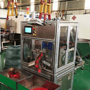 Harga yang bagus Mesin Pelapis Tutup Stainless Steel Otomatis untuk Tutup Flip Top dengan Kecepatan Produksi 4500-15000 pcs/jam on line